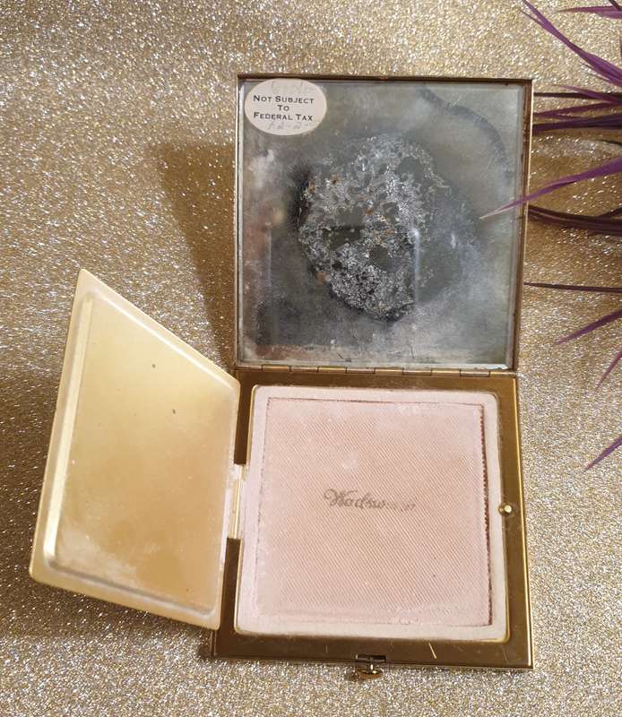 Vintage Compact WADSWORTH MADE IN THE USA MAKEUP COMPACT