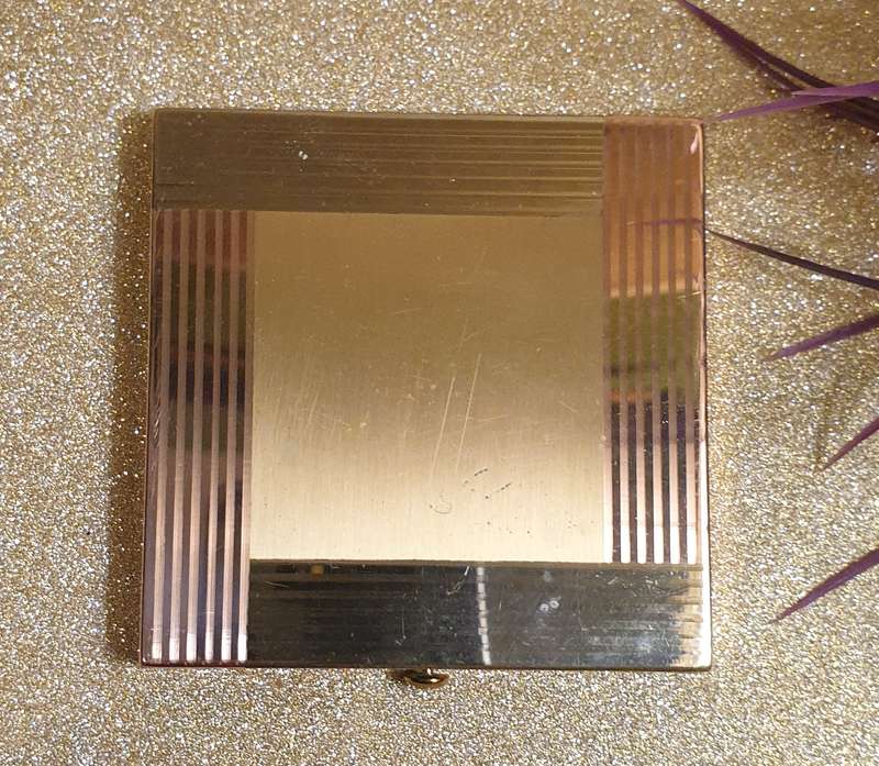 Vintage Compact WADSWORTH MADE IN THE USA MAKEUP COMPACT