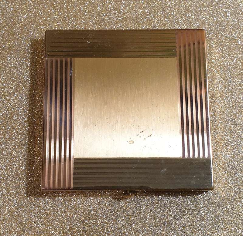 Vintage Compact WADSWORTH MADE IN THE USA MAKEUP COMPACT