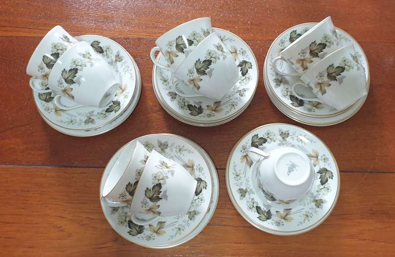 Royal Doulton LARCHMONT | TEA SET | VERY GOOD CONDITION |