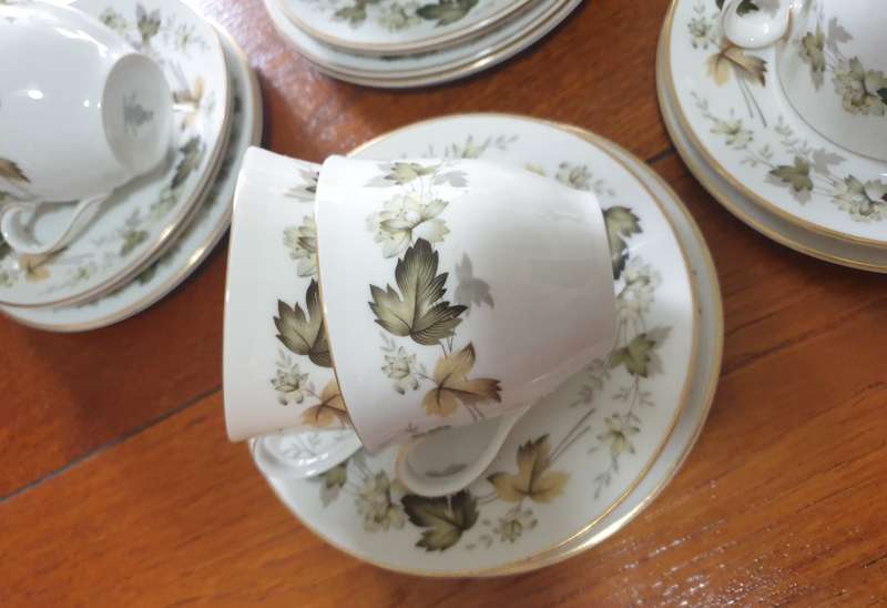 Royal Doulton LARCHMONT | TEA SET | VERY GOOD CONDITION |