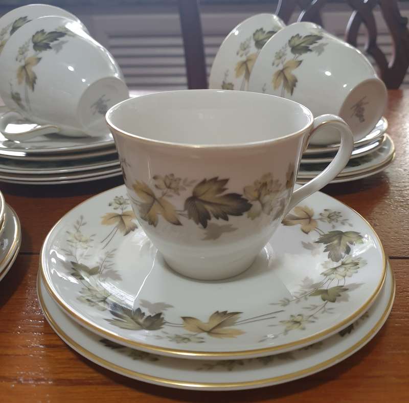 Royal Doulton LARCHMONT | TEA SET | VERY GOOD CONDITION |