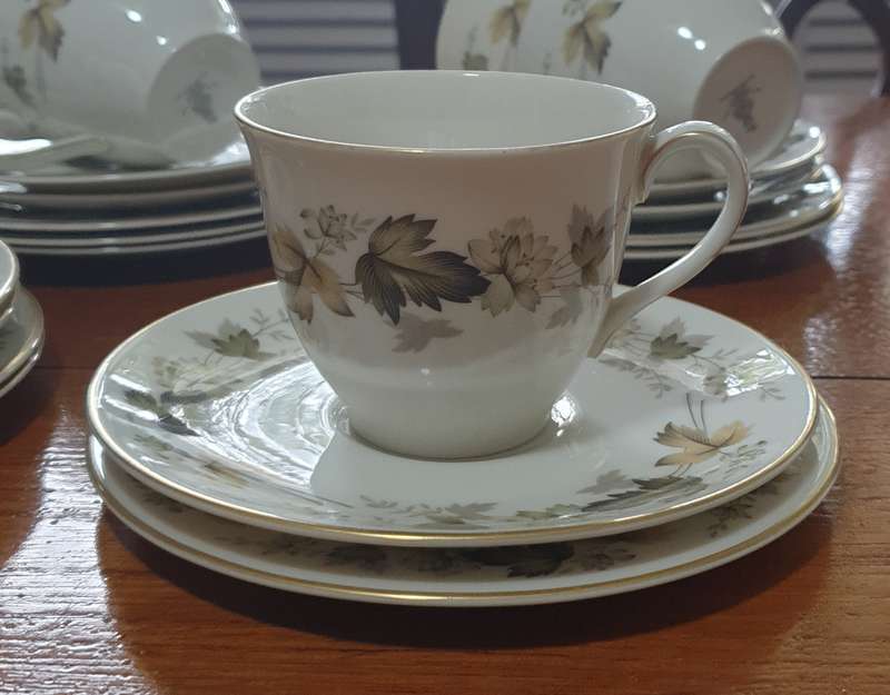 Royal Doulton LARCHMONT | TEA SET | VERY GOOD CONDITION |