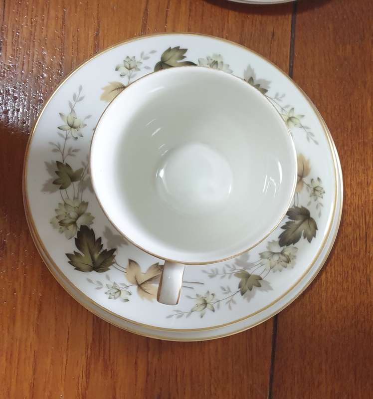 Royal Doulton LARCHMONT | TEA SET | VERY GOOD CONDITION |