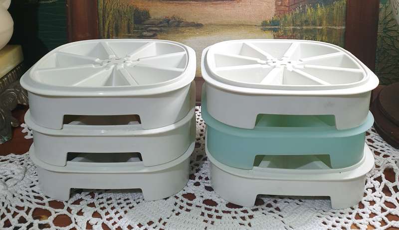 VINTAGE TUPPERWARE | ICE TRAYS |
