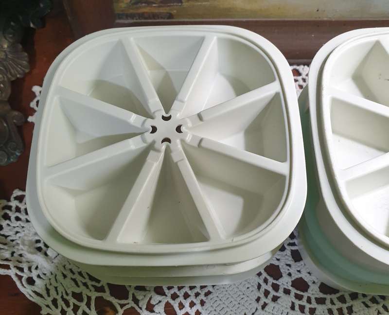 VINTAGE TUPPERWARE | ICE TRAYS |