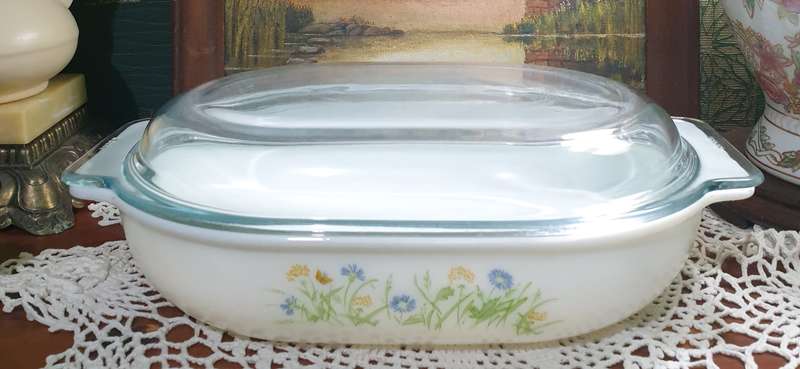 Vintage Pyrex England Oval BOWL with LID