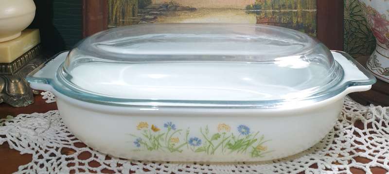 Vintage Pyrex England Oval BOWL with LID