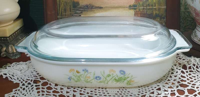 Vintage Pyrex England Oval BOWL with LID