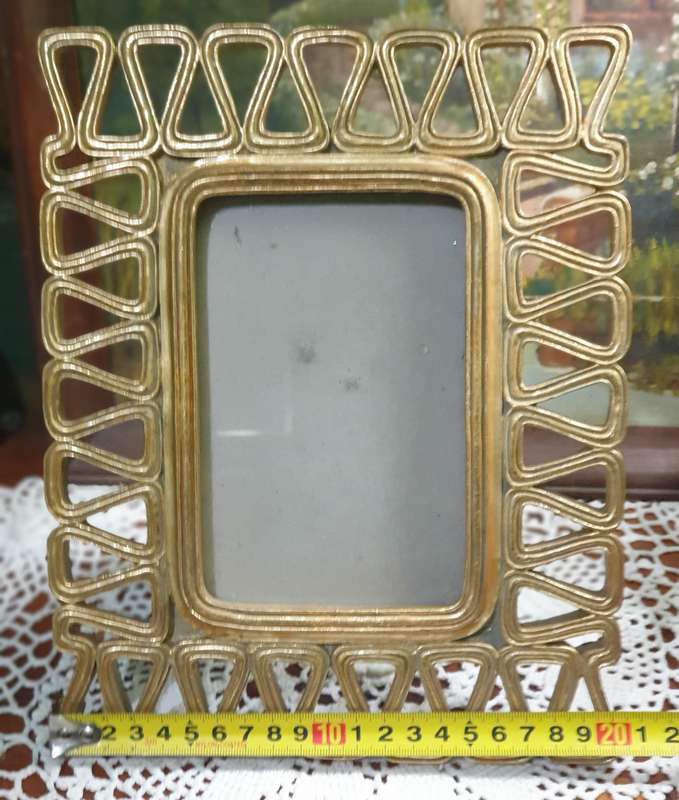 PHOTO FRAME FOR YOUR COLLECTION