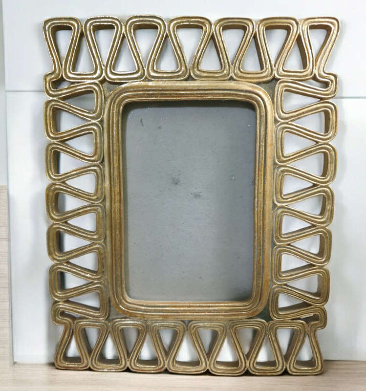 PHOTO FRAME FOR YOUR COLLECTION