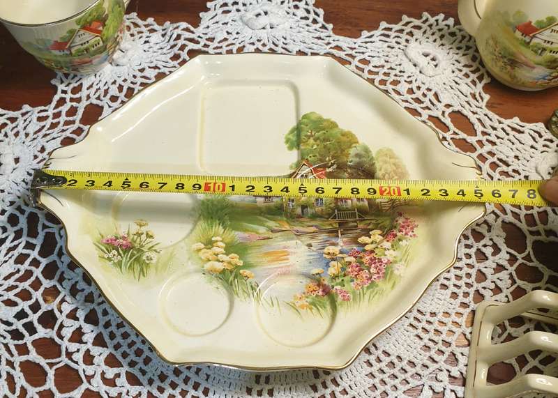 VINTAGE ROYAL WINTON RED ROOF BREAKFAST SET