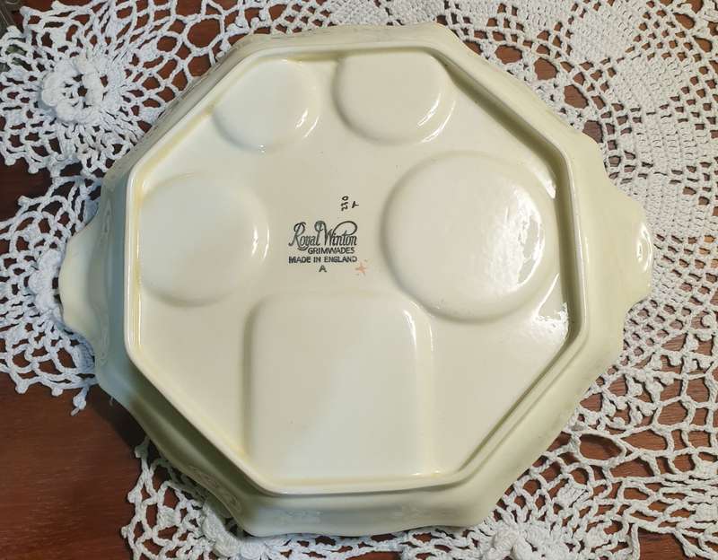 VINTAGE ROYAL WINTON RED ROOF BREAKFAST SET