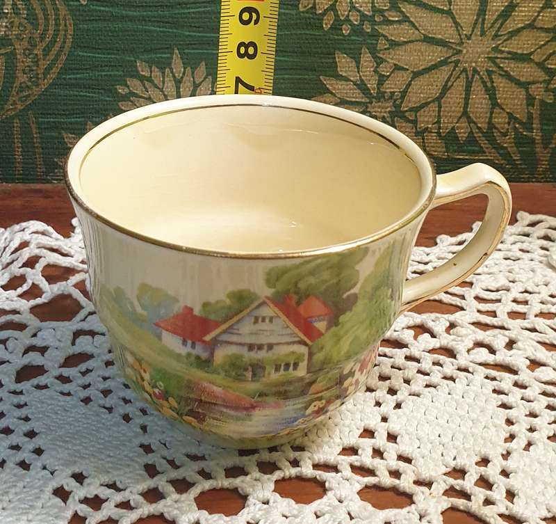 VINTAGE ROYAL WINTON RED ROOF BREAKFAST SET