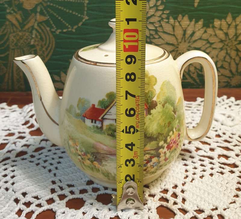 VINTAGE ROYAL WINTON RED ROOF BREAKFAST SET