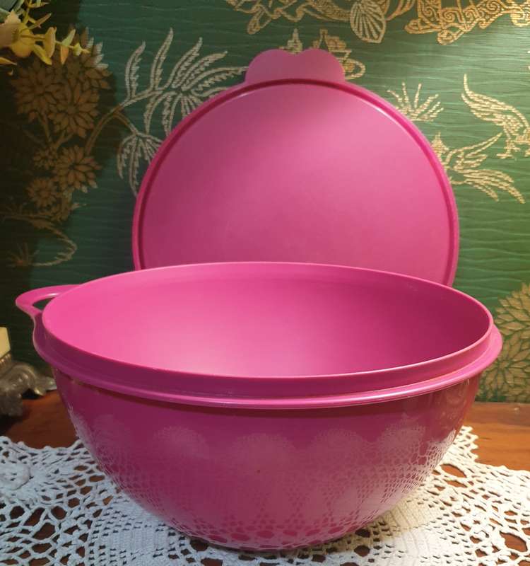 Tupperware Pink  | That's a Bowl |  Storage Container |