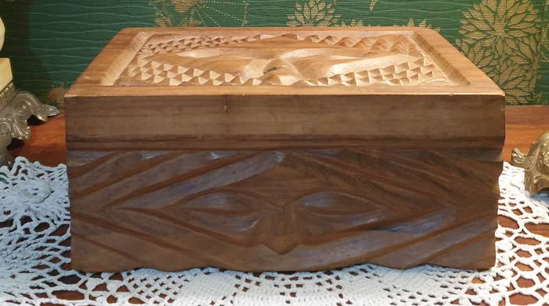 HEAVY WOODEN STORAGE JEWELRY BOX