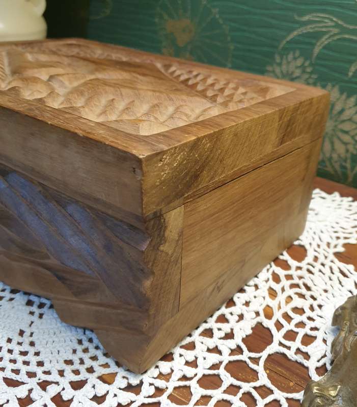 HEAVY WOODEN STORAGE JEWELRY BOX