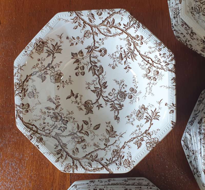 Vintage Johnson Brothers Hyde park octagonal , ironstone made in England 1980s