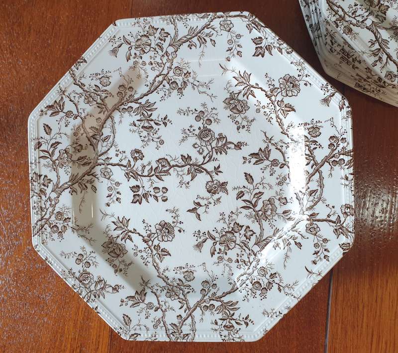 Vintage Johnson Brothers Hyde park octagonal , ironstone made in England 1980s