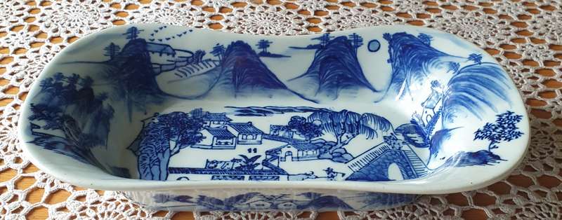 ORIENTAL BLUE & WHITE HEAVY PORCELAIN DISH LANDSCAPE SCENE SQUARE SEAL MARK