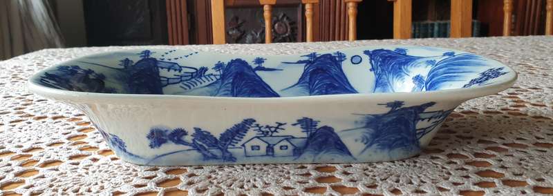 ORIENTAL BLUE & WHITE HEAVY PORCELAIN DISH LANDSCAPE SCENE SQUARE SEAL MARK