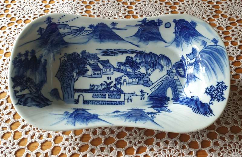 ORIENTAL BLUE & WHITE HEAVY PORCELAIN DISH LANDSCAPE SCENE SQUARE SEAL MARK