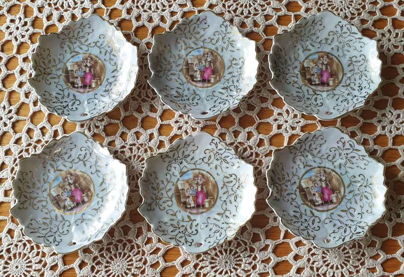 Hand Painted Porcelain Leaf Plates w/Gold Trim Couple Set 6