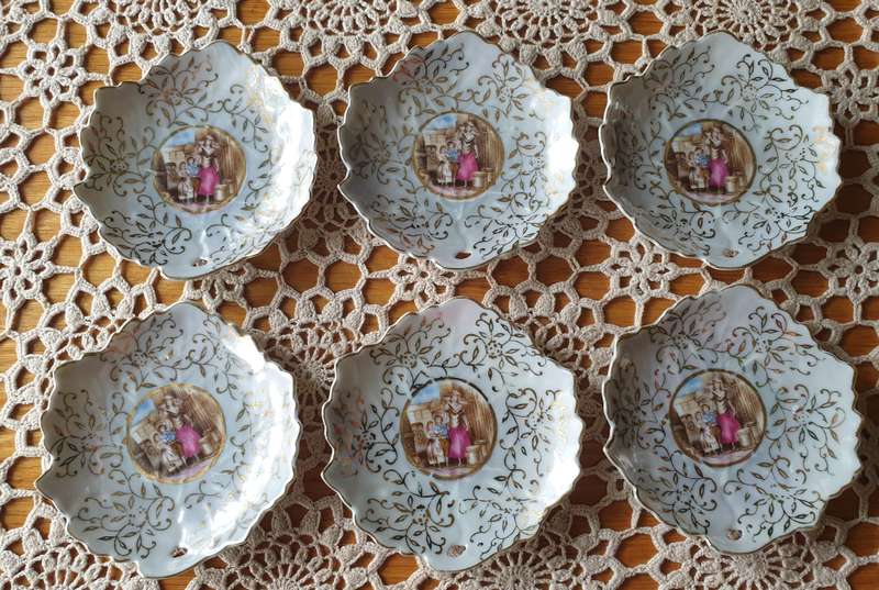 Hand Painted Porcelain Leaf Plates w/Gold Trim Couple Set 6