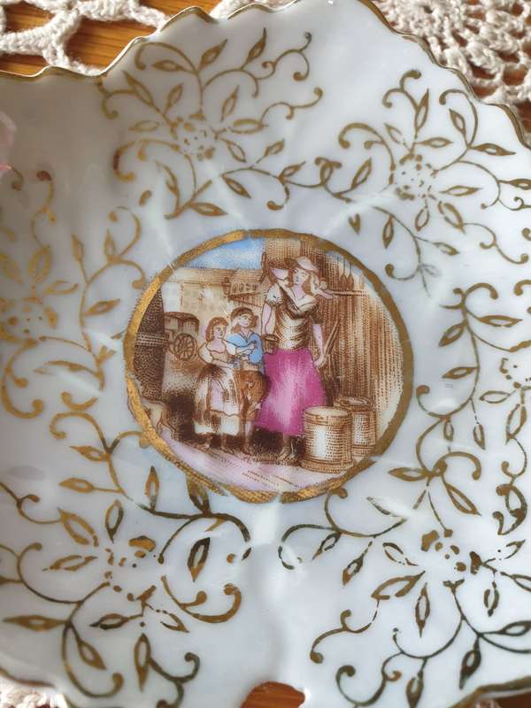 Hand Painted Porcelain Leaf Plates w/Gold Trim Couple Set 6