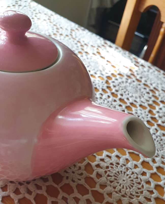 Woolworths Tea Pot with 3 Cups