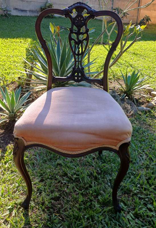 Victorian Carved Rosewood Parlor Accent Slipper Chair