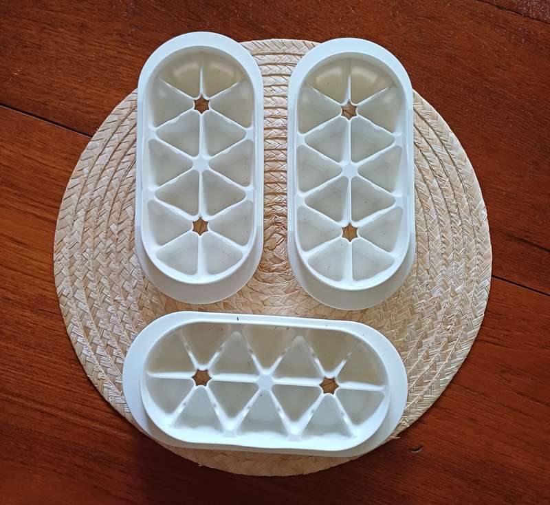 Tupperware Ice Cube Tray | 22 X 10 X 3.5 CM HIGH |