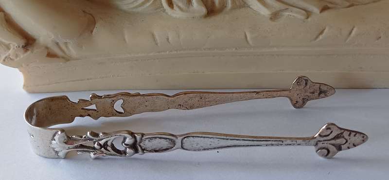 Sugar-tongs | Silver | 14 grams of Silver |