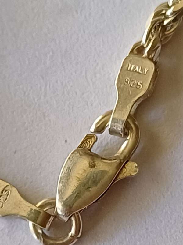 Mozambique 1000 Meticais 1994 Coin Pendant  Cased in Silver with Silver Necklace  25.51g