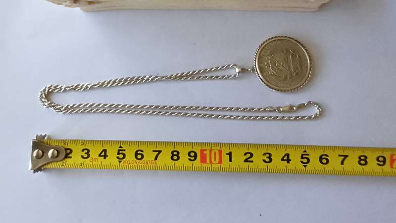 Mozambique 1000 Meticais 1994 Coin Pendant  Cased in Silver with Silver Necklace  25.51g
