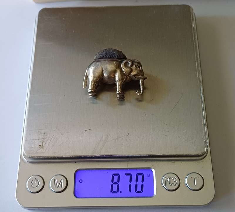 Miniature Novelty Silver Elephant Pin Cushion.