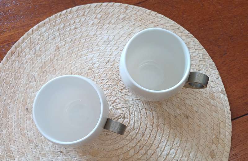 SET OF WHITE COFFEE MAGPPIE MUGS