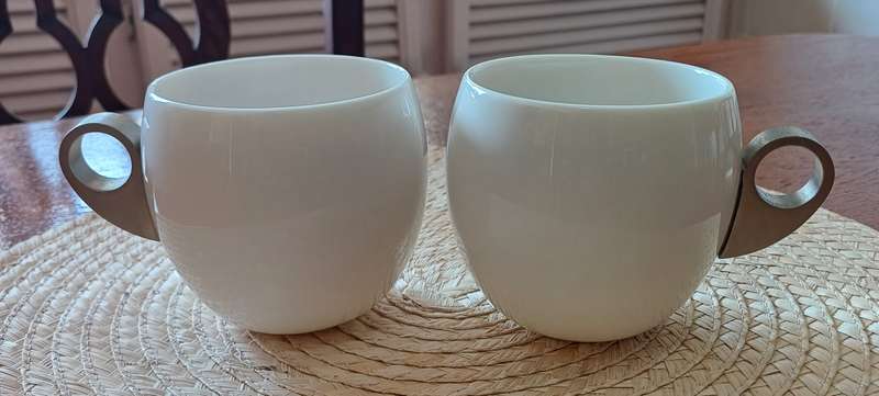 SET OF WHITE COFFEE MAGPPIE MUGS