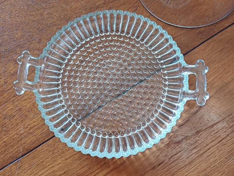 GLASS CHEESE PLATE WITH DOME