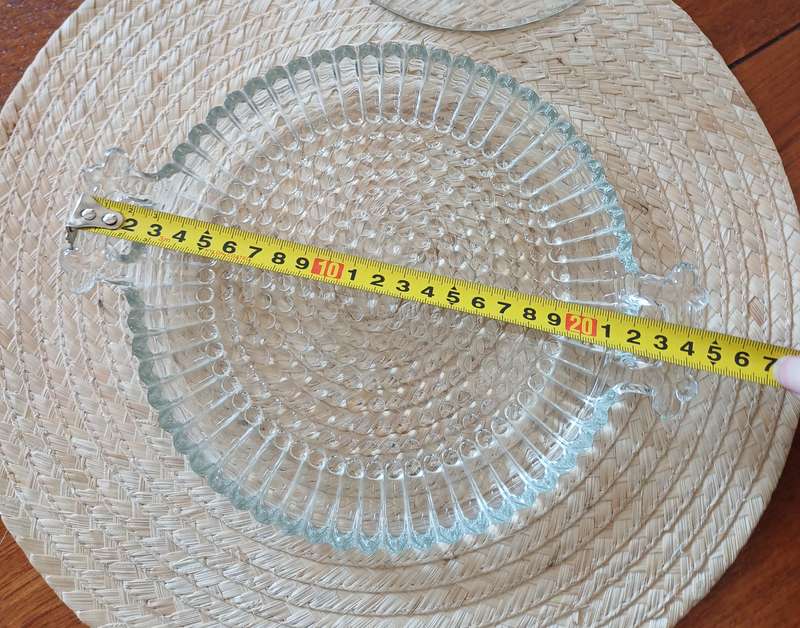 GLASS CHEESE PLATE WITH DOME