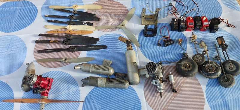 Collection of radio Controlled aircraft engins and accessories