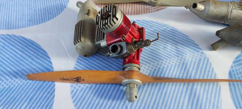 Collection of radio Controlled aircraft engins and accessories