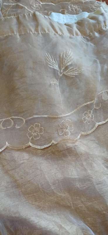 Large Gold Color Curtain  4m Wide x 2.5m Drop  Very Good Condition