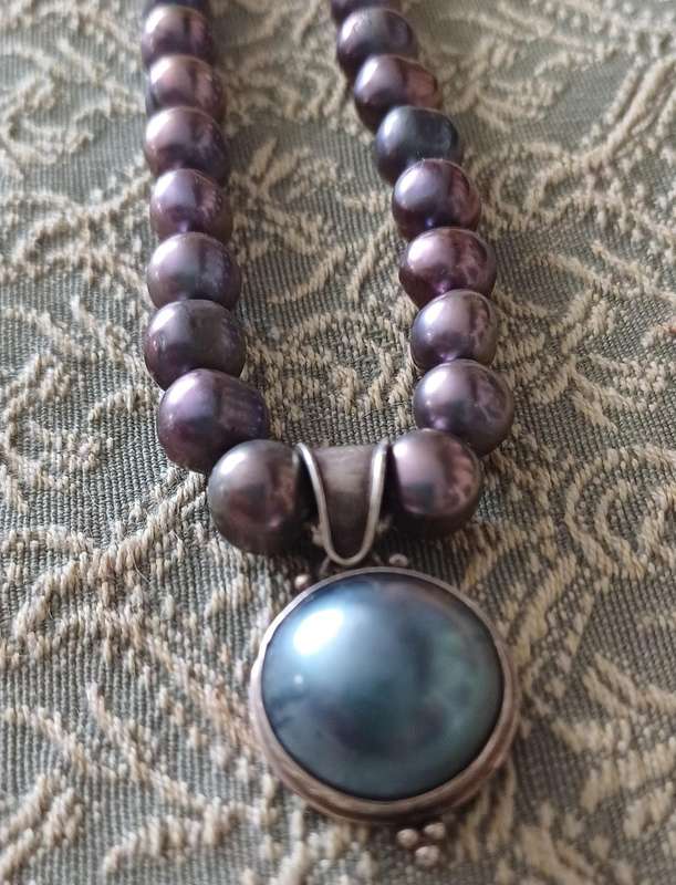 Exquisite pearl necklace with pendant