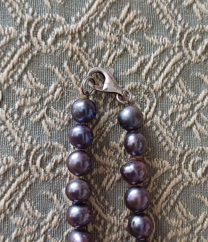 Exquisite pearl necklace with pendant