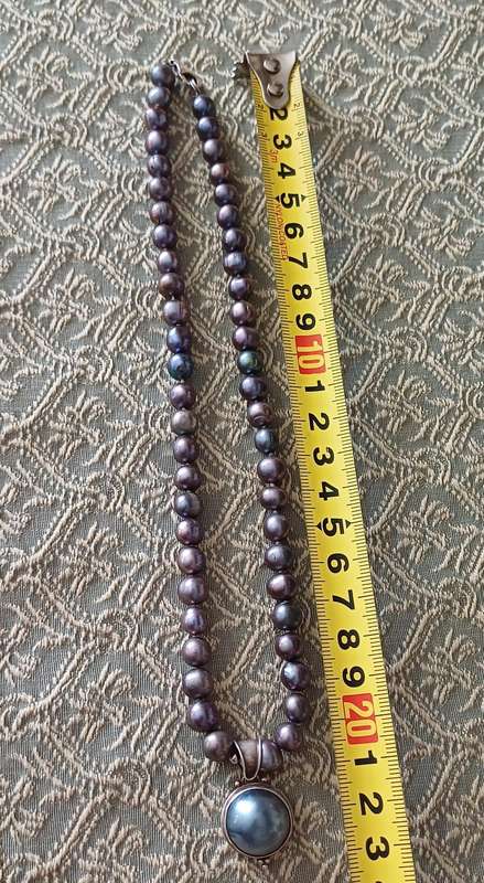 Exquisite pearl necklace with pendant