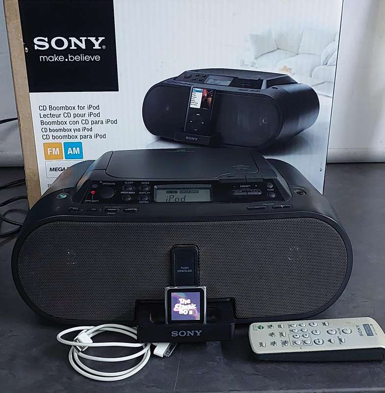 iPod Nano 16 GB gen 6 with sony boombox .