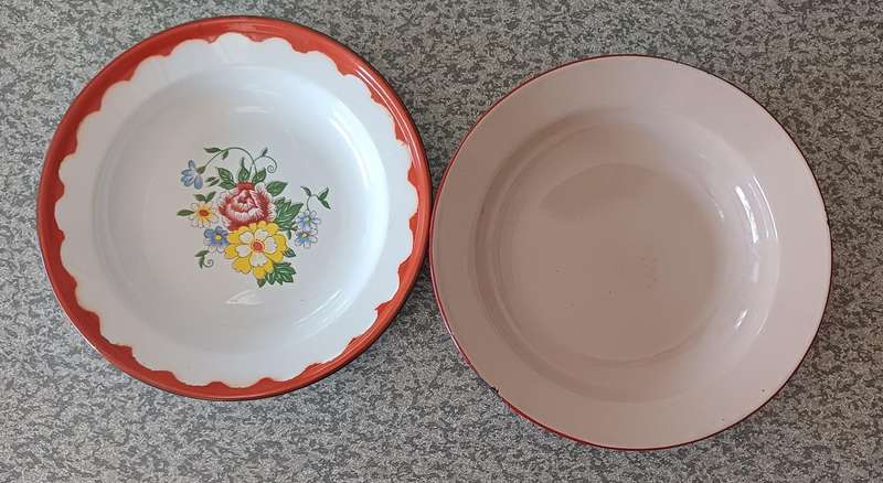 Charming Vintage Enamel Plates  Set of 4 | Delightfully Nostalgic Kitchenware