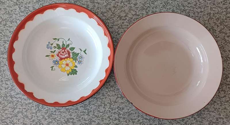 Charming Vintage Enamel Plates  Set of 4 | Delightfully Nostalgic Kitchenware